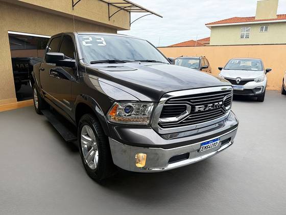 RAM CLASSIC 5.7 V8 GASOLINA LARAMIE NIGHT EDITION CD 4X4 AUTOMÁTICO RAM CLASSIC 5.7 V8 GASOLINA LARAMIE NIGHT EDITION CD 4X4 AUTOMÁTICO